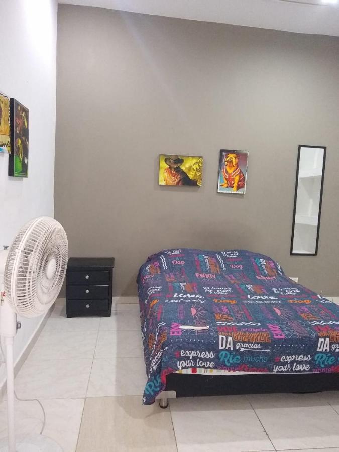 Hostal Komfort Medellin Ngoại thất bức ảnh
