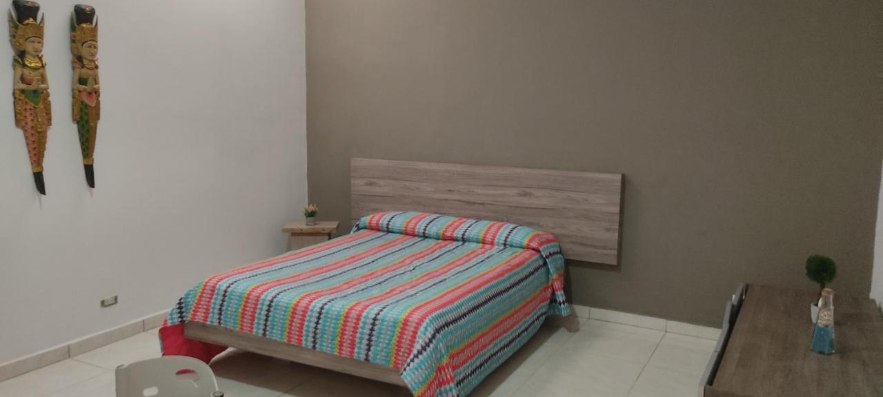 Hostal Komfort Medellin Ngoại thất bức ảnh