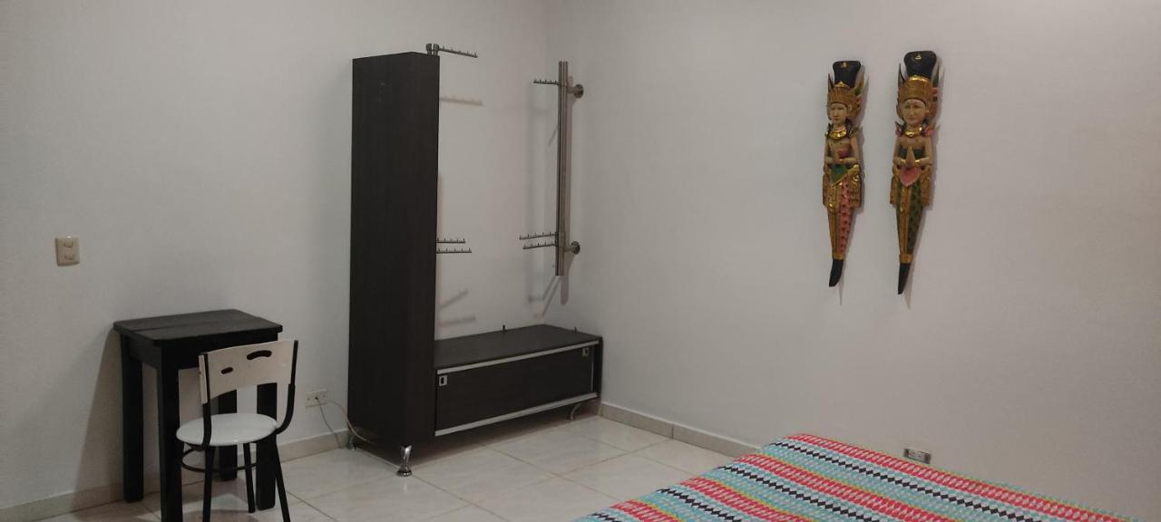 Hostal Komfort Medellin Ngoại thất bức ảnh
