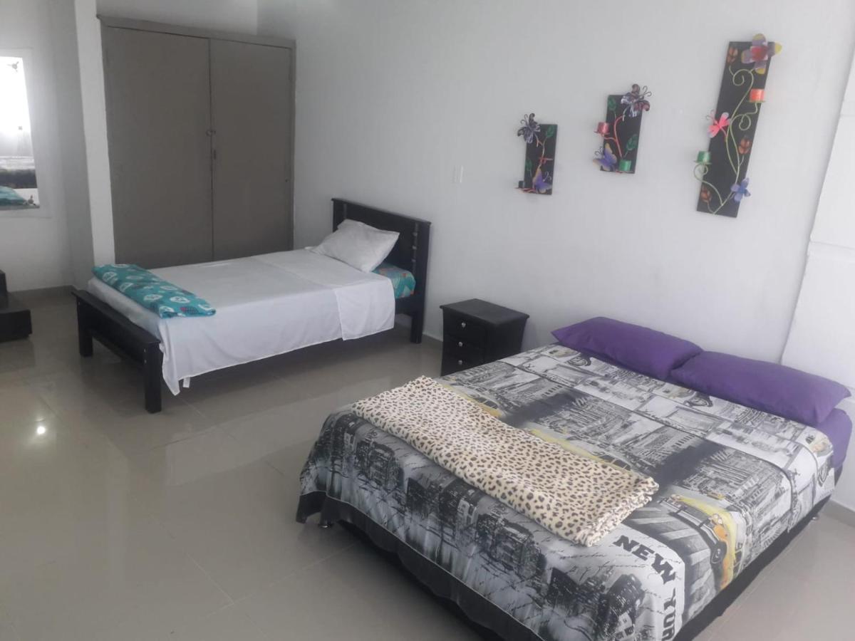 Hostal Komfort Medellin Ngoại thất bức ảnh