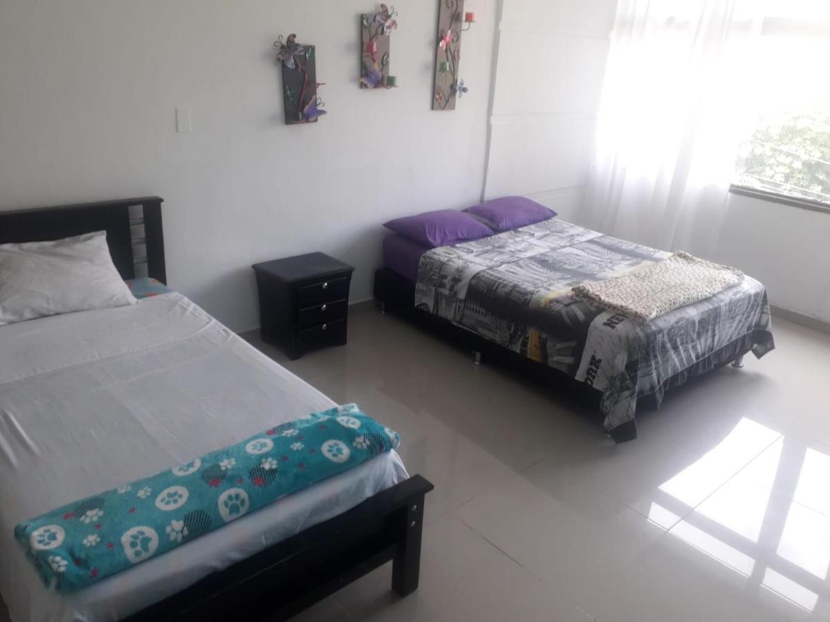 Hostal Komfort Medellin Ngoại thất bức ảnh