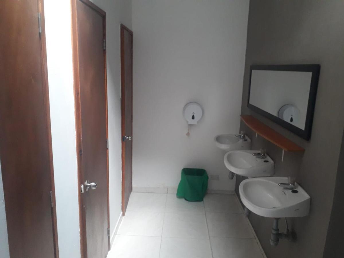 Hostal Komfort Medellin Ngoại thất bức ảnh